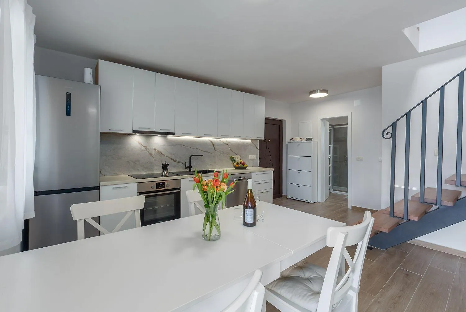 Exquisites Apartment Mit Eigener Galerie, Babybett, Waschmaschine Und Nur 700 Meter Zum Strand Porec 0*,
