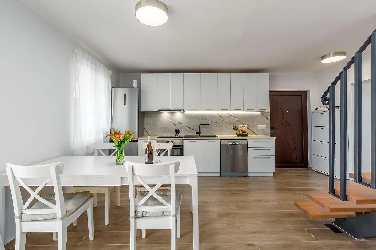 Exquisites Apartment Mit Eigener Galerie, Babybett, Waschmaschine Und Nur 700 Meter Zum Strand Porec